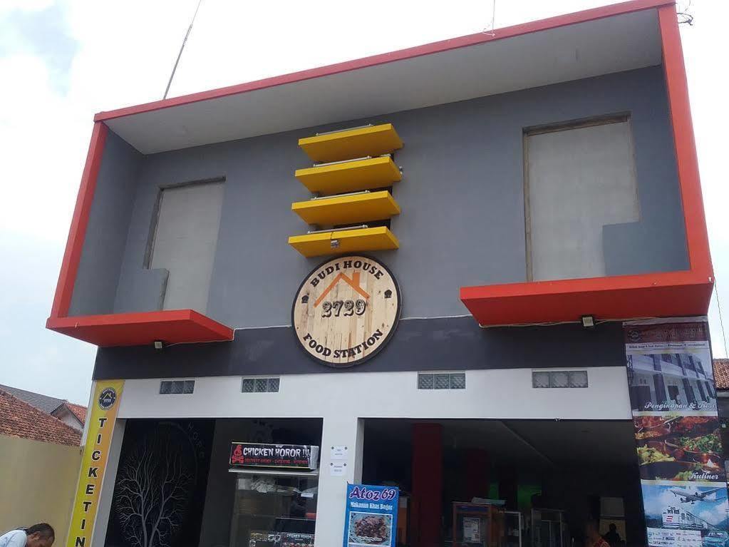 Budi House & Food Station Bandung Exterior foto